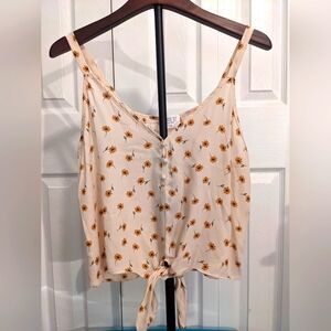 🖤Sienna Sky Tank w/faux buttons and tie cream W/wildflowers size small